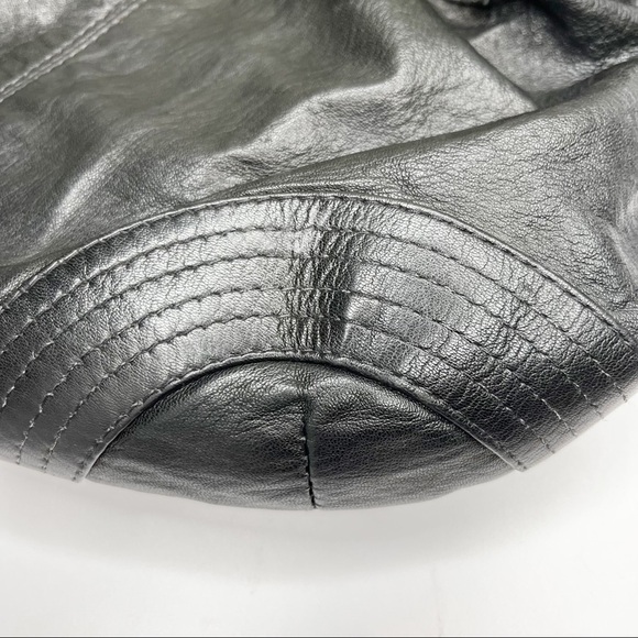 Morgan Oakley | Ditch Handbag - Picture 5 of 11